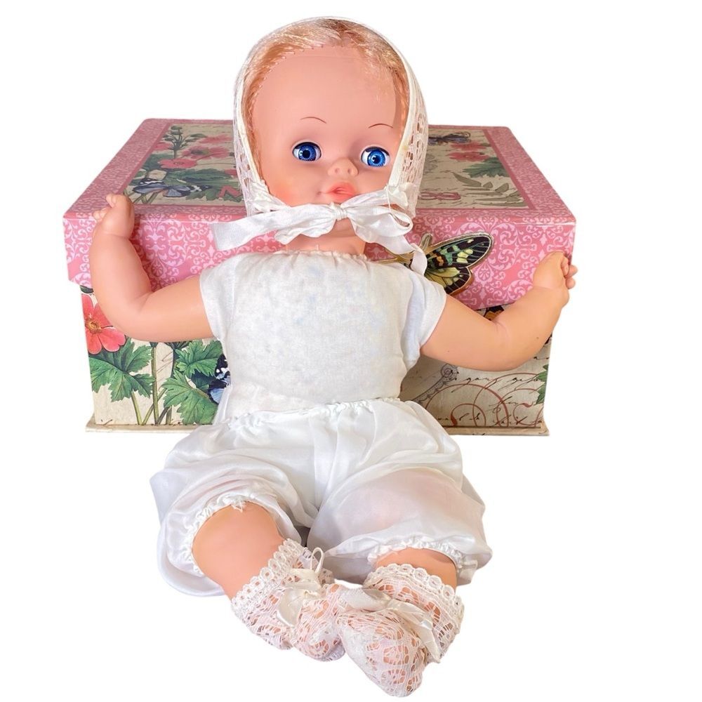 Eugene Doll Co Vtg Baby Doll Blue Eyes Blond Hair Booties Bonnet Vintage Toys